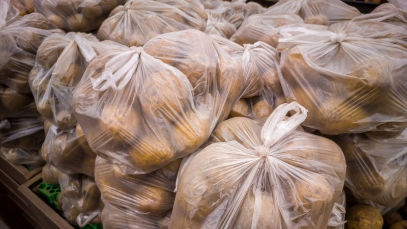 Naik Hingga 150 Persen, Harga Kantong Plastik Mulai Pukul Saku Masyarakat Indonesia