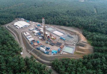 Teknologi Walking Rig Percepat Pengeboran Sumur Minyak BNG-079 di Sumsel