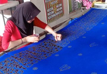 Jaga Warisan Lewat Tangan Generasi Muda — Rumah Batik Tekat Tiga Dara