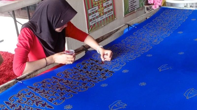 Jaga Warisan Lewat Tangan Generasi Muda — Rumah Batik Tekat Tiga Dara