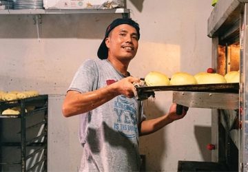 Kisah Getir di Balik Roti Manis Haga Bakery, “Kalau Ingat Anak-anak, Rasa Capek Itu Hilang Seketika”
