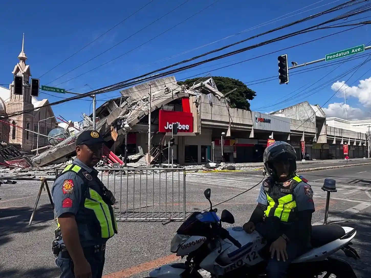 Belasan Orang Diperkirakan Tewas Akibat Gempa Bumi Filipina Selatan